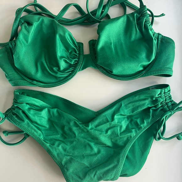 Green Bikini Set - Picture 4 of 6
